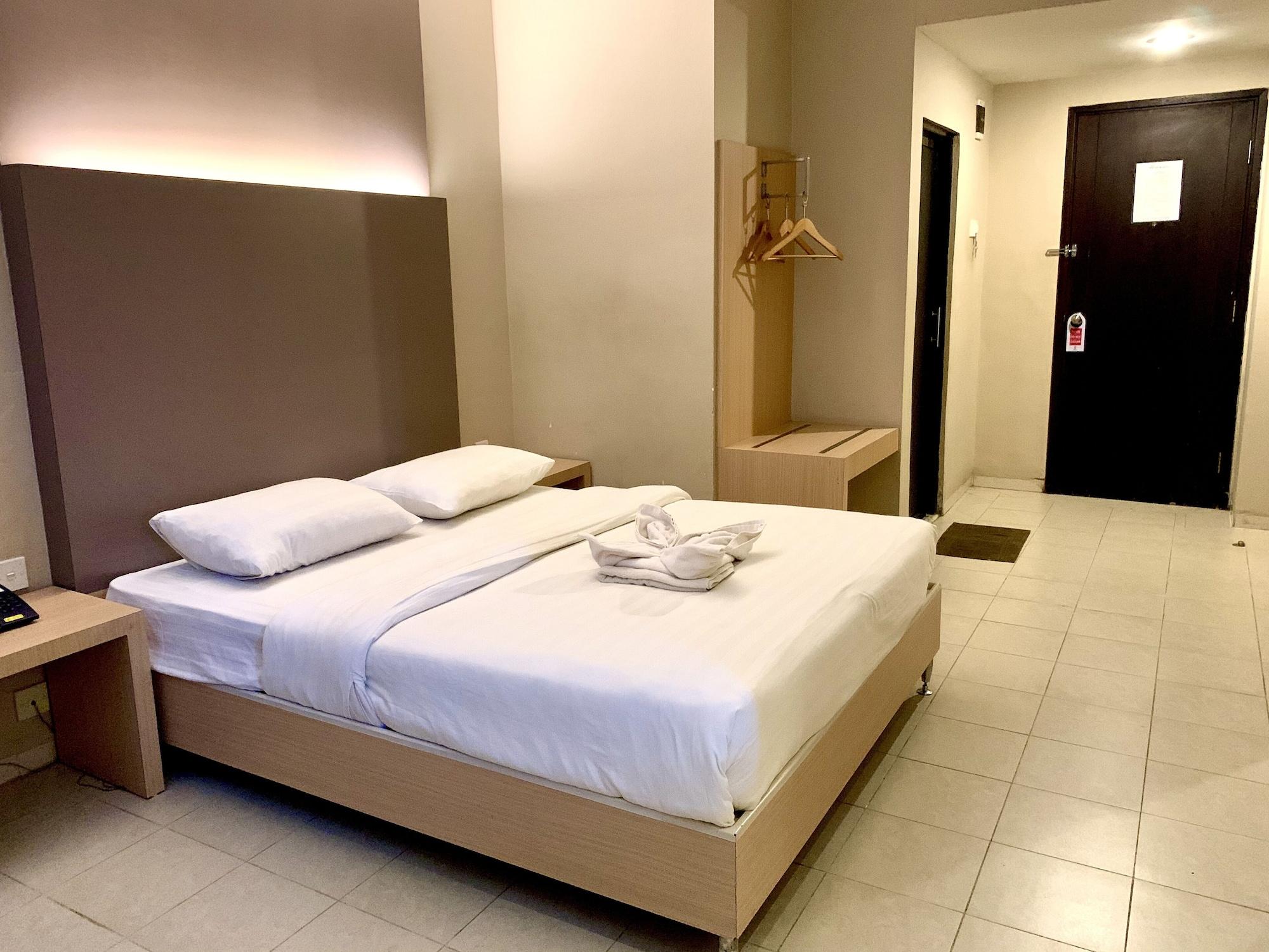 Sky View Hotel Managed By Os Batam Buitenkant foto