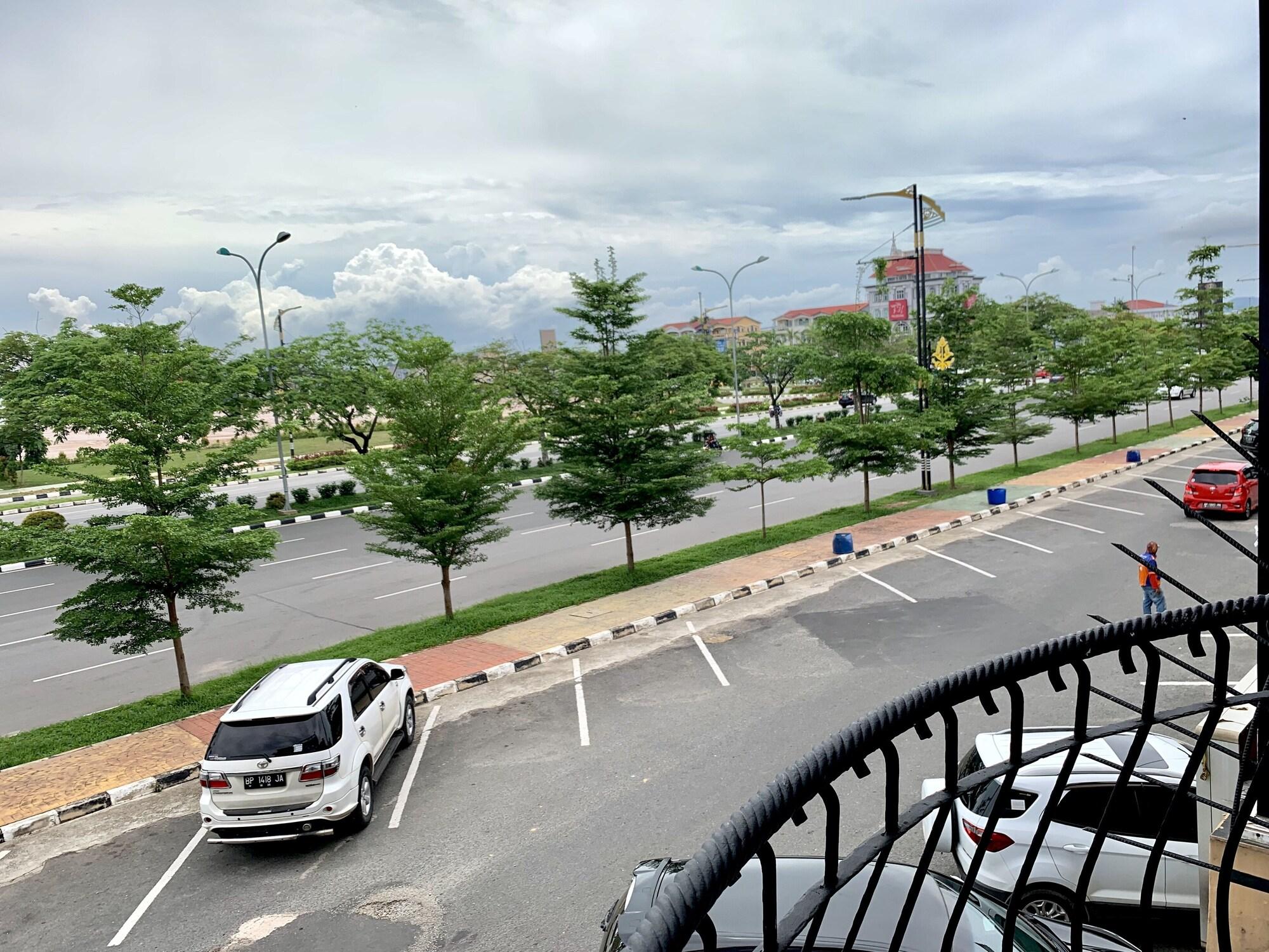 Sky View Hotel Managed By Os Batam Buitenkant foto