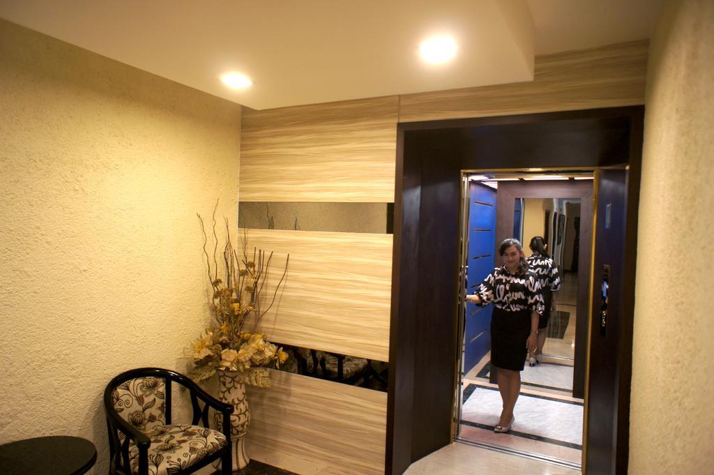 Sky View Hotel Managed By Os Batam Buitenkant foto