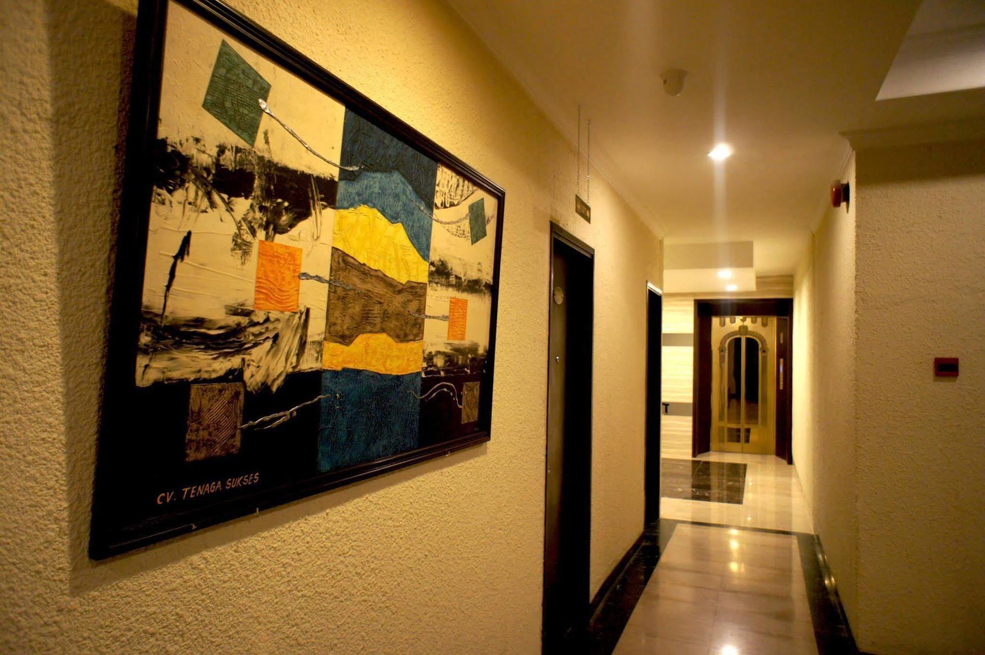 Sky View Hotel Managed By Os Batam Buitenkant foto