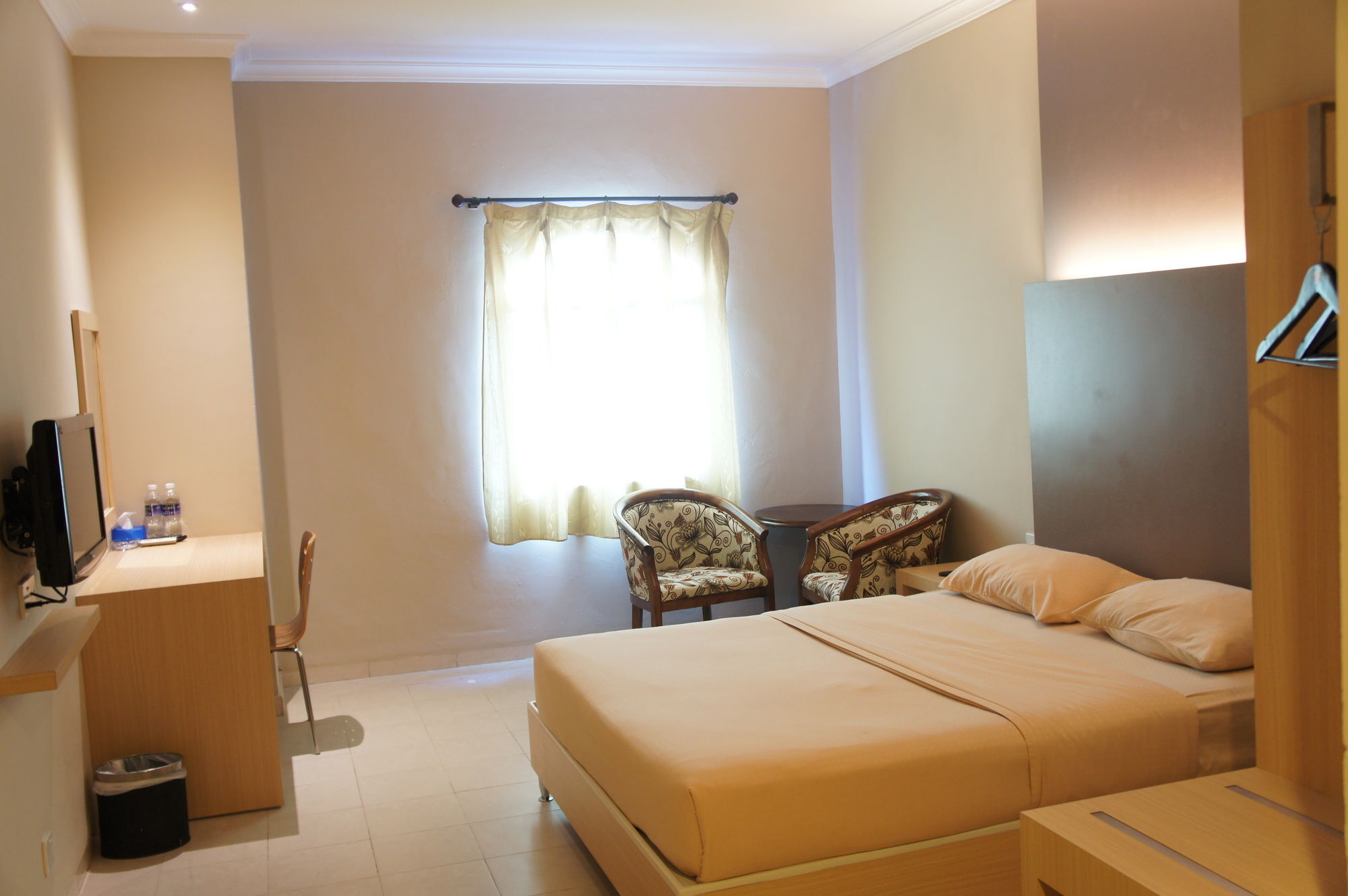 Sky View Hotel Managed By Os Batam Buitenkant foto