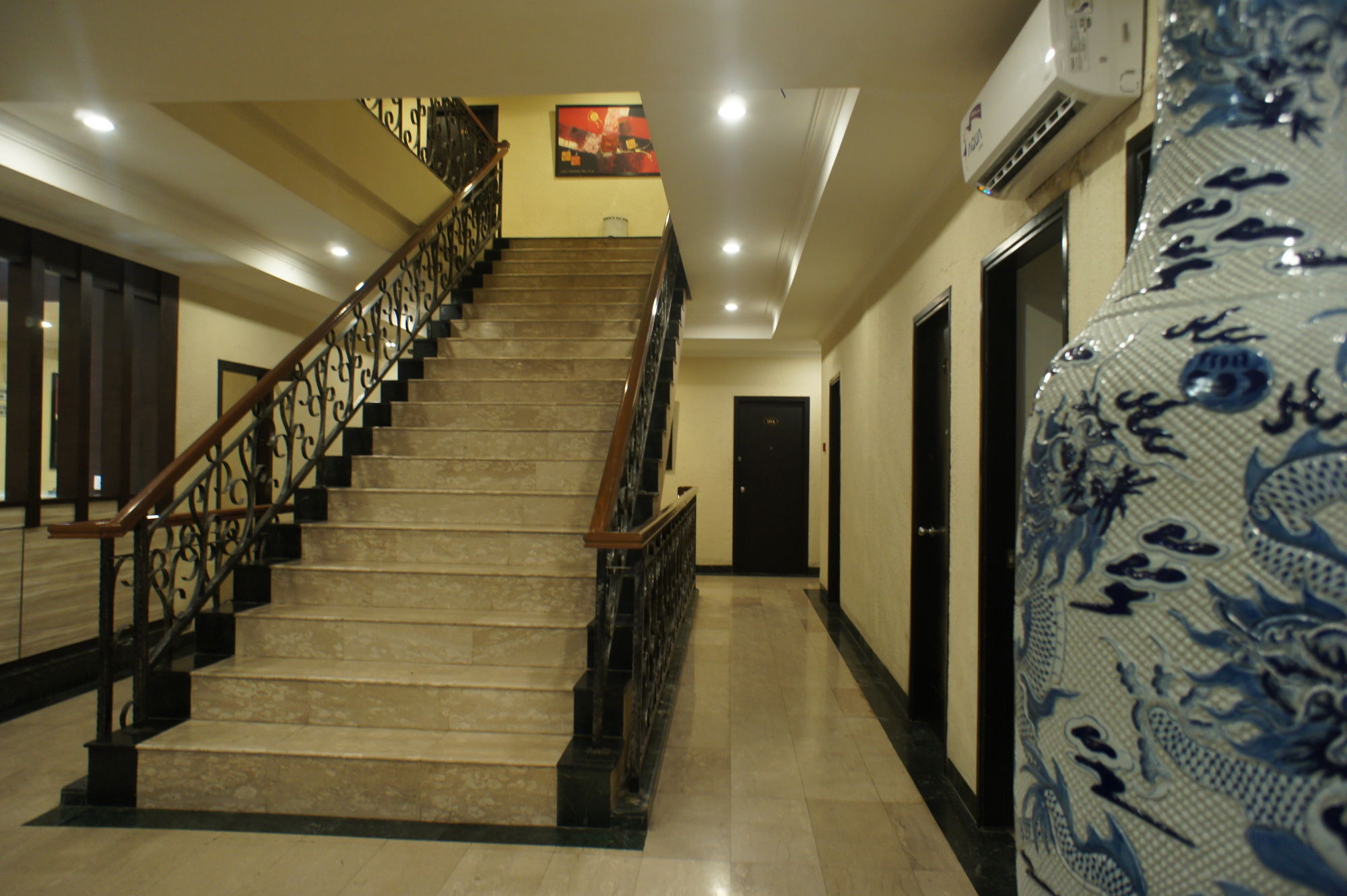 Sky View Hotel Managed By Os Batam Buitenkant foto